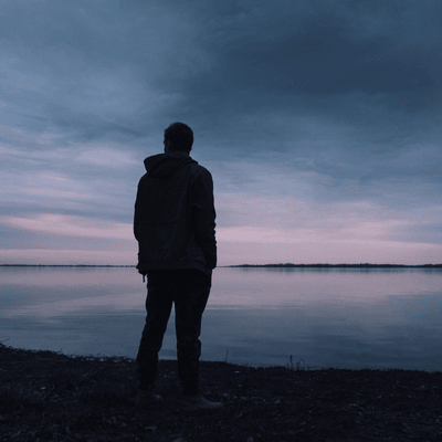 Volwassene die rust en ontspanning ervaart na begeleiding van stresscoach Janet van der Veen in Emmen